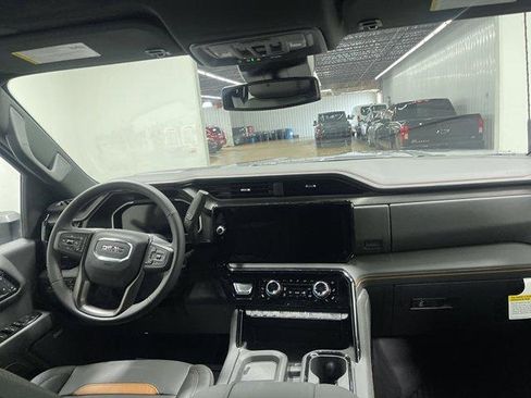 New 2026 GMC Sierra 2500 AT4 w/ LPO, Black Badging Package AWD/4WD image 17