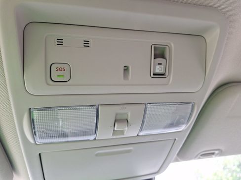Used 2024 Nissan Titan SV w/ SV Convenience Package RWD image 30