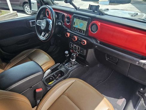 Used 2022 Jeep Gladiator Rubicon w/ Dual Top Group AWD/4WD image 22