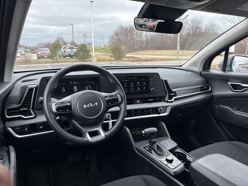 Used 2025 Kia Sportage LX image 30