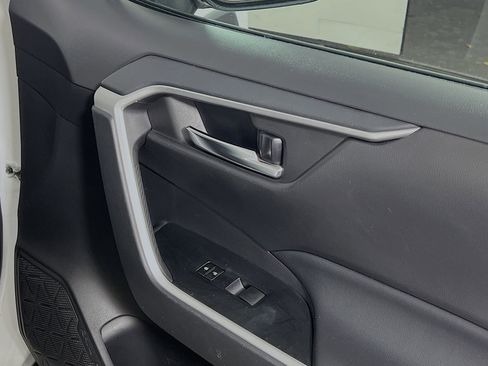 Used 2021 Toyota RAV4 XLE image 32