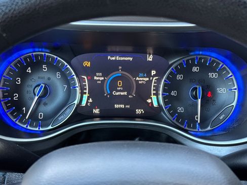 Used 2021 Chrysler Pacifica Touring image 24