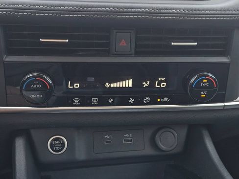 Used 2023 Nissan Rogue SV FWD image 18