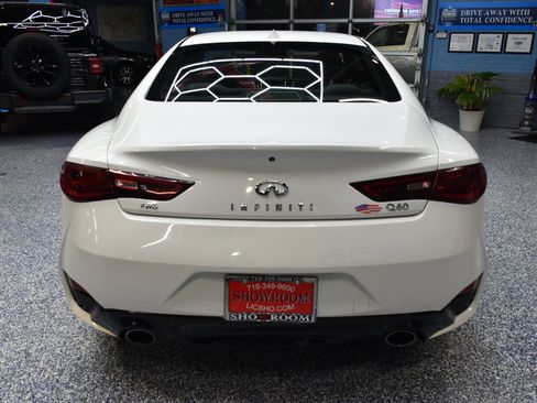 Used 2017 INFINITI Q60 2.0t image 6