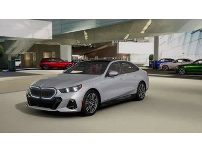 New 2026 BMW 550e xDrive w/ Premium Package