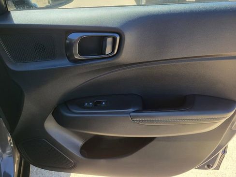 Certified 2024 Hyundai Venue Limited image 6