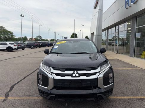 Used 2025 Mitsubishi Outlander Sport AWD image 3