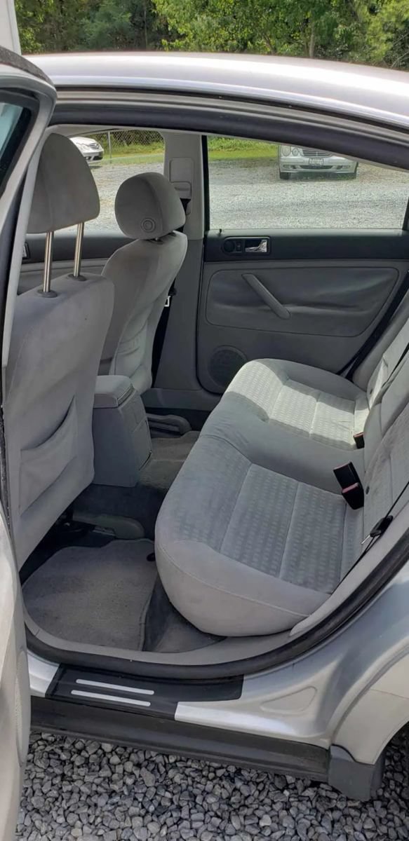 Used 2004 Volkswagen Passat GL FWD image 7