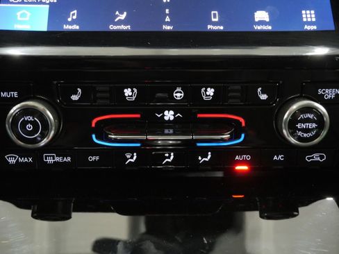 Used 2023 Jeep Grand Cherokee L Summit AWD/4WD image 21