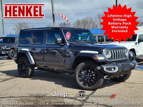 Used 2025 Jeep Wrangler Unlimited Sahara w/ Safety Group AWD/4WD image 1