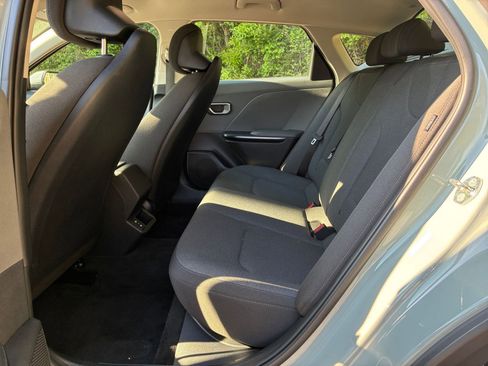 Used 2025 Kia K4 LXS image 28