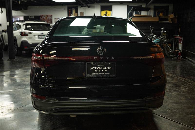 Used 2025 Volkswagen Jetta Sport FWD image 6