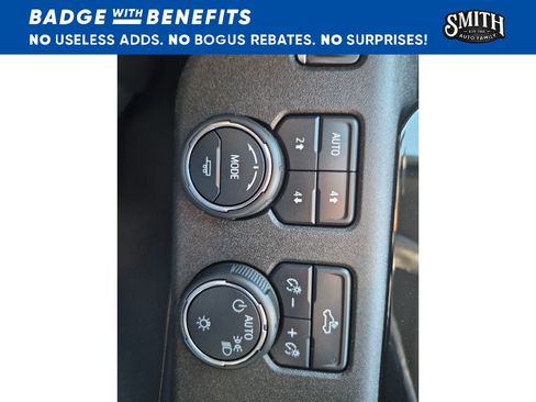 Used 2023 Chevrolet Silverado 1500 LT w/ Z71 Off-Road Package AWD/4WD image 23