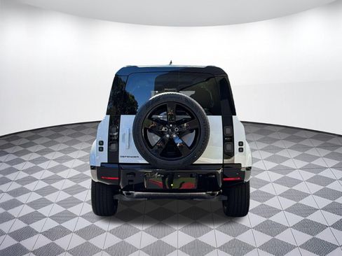 New 2026 Land Rover Defender 110 X-Dynamic SE AWD/4WD image 10