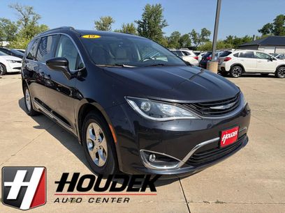 Used 2019 Chrysler Pacifica Touring-L