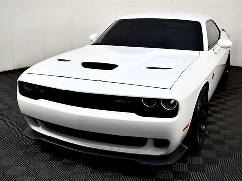 Used 2015 Dodge Challenger SRT Hellcat image 2