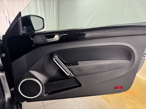Used 2012 Volkswagen Beetle 2.0T FWD image 13