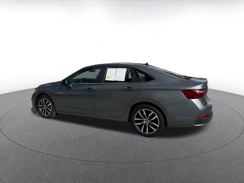 Used 2025 Volkswagen Jetta SE image 10