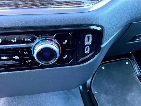 Used 2022 GMC Sierra 1500 Elevation AWD/4WD image 35