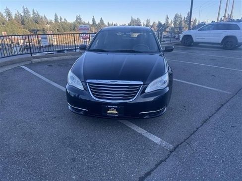 Used 2012 Chrysler 200 Touring image 2