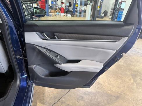 Used 2018 Honda Accord Touring image 29