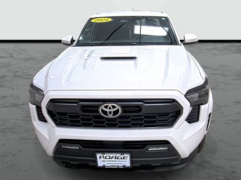Used 2024 Toyota Tacoma TRD Sport w/ TRD Sport Upgrade Package image 6