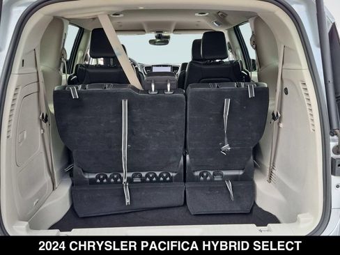 Used 2024 Chrysler Pacifica Limited FWD image 24