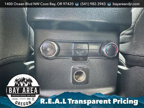 Used 2016 Ford Explorer XLT image 16