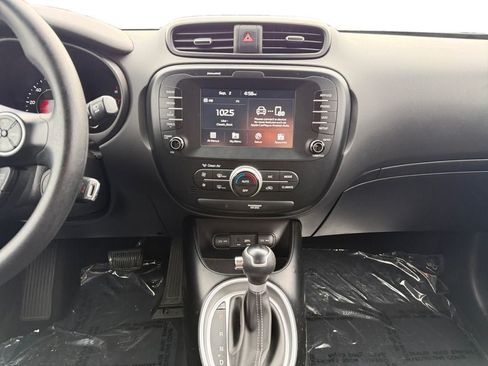 Used 2018 Kia Soul + FWD image 12