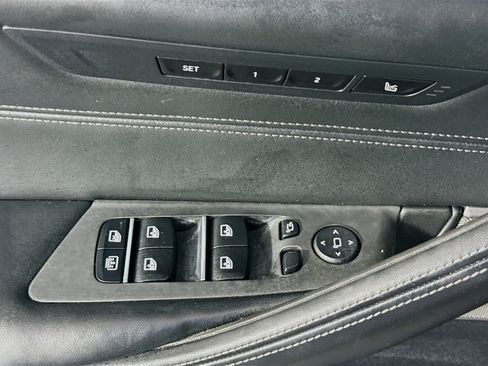 Used 2019 BMW 530e xDrive w/ Executive Package AWD/4WD image 24