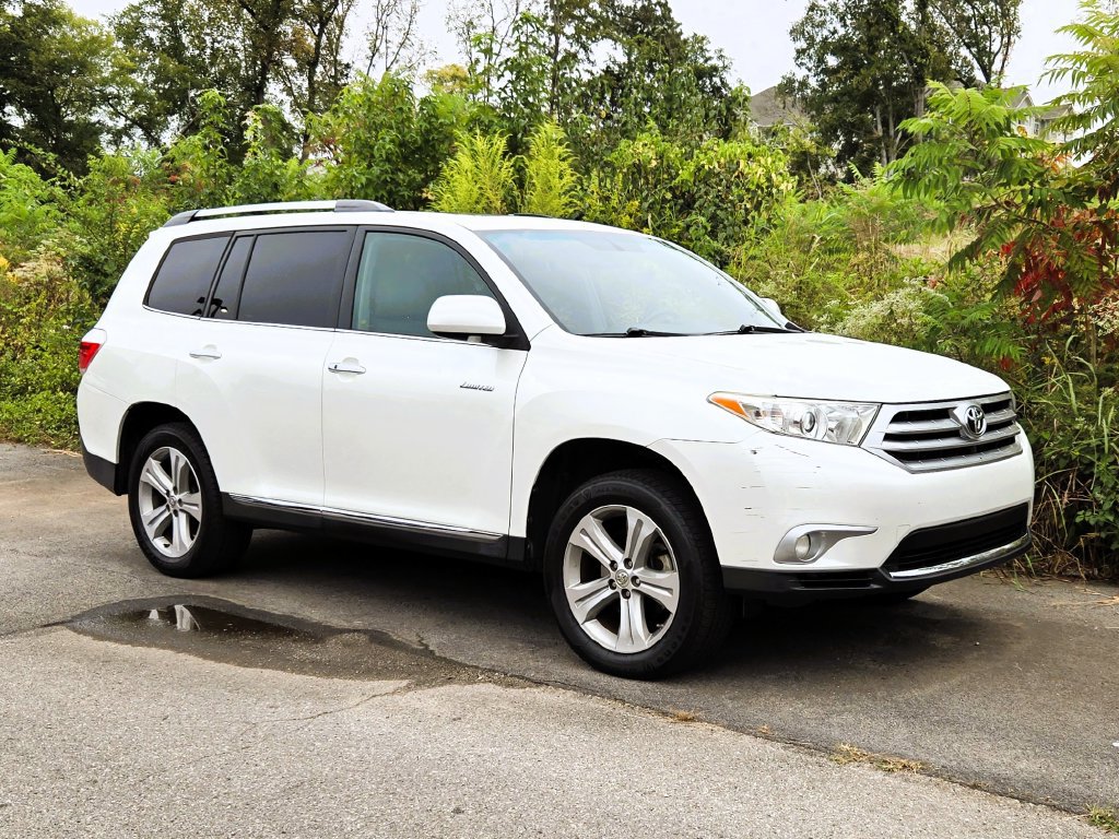 Used 2013 Toyota Highlander Limited FWD image 1