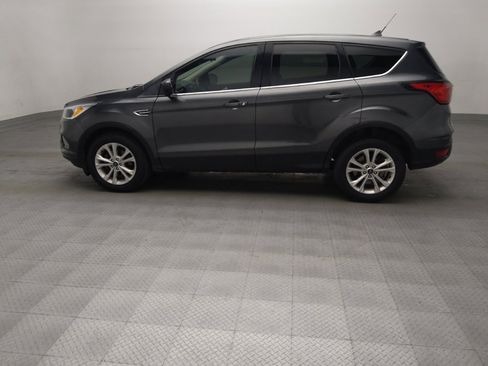 Used 2019 Ford Escape SE FWD image 3