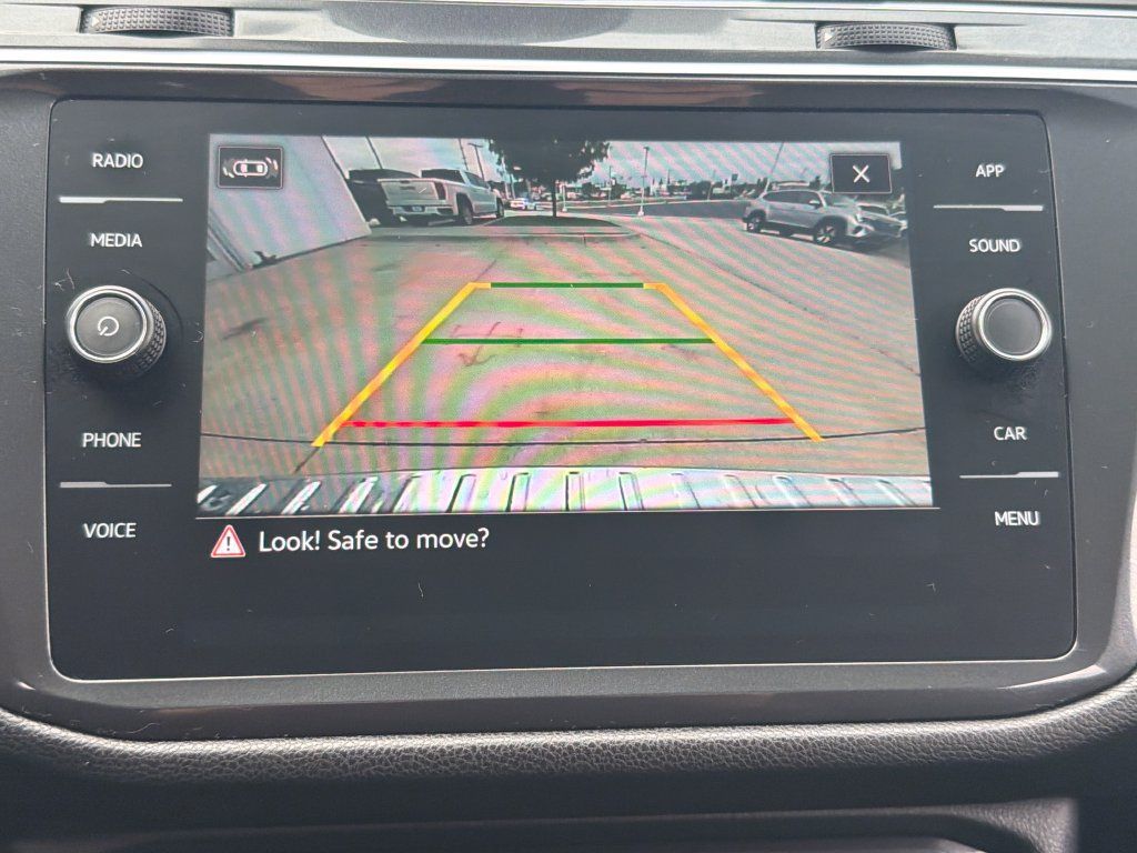 Certified 2023 Volkswagen Tiguan SE FWD image 16
