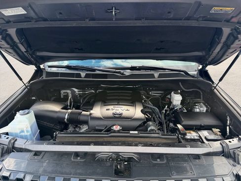 Used 2021 Toyota Tundra Platinum AWD/4WD image 30