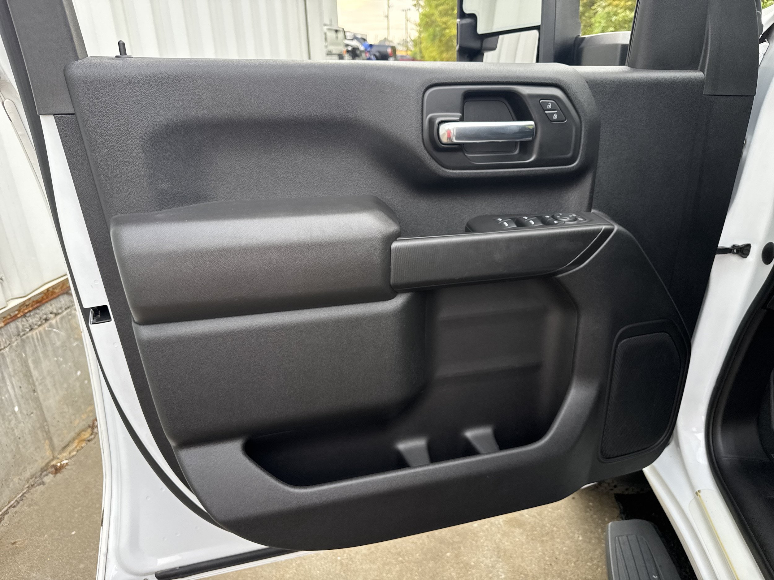 Used 2021 Chevrolet Silverado 2500 Custom w/ Custom Value Package AWD/4WD image 7