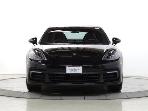 Used 2020 Porsche Panamera image 2