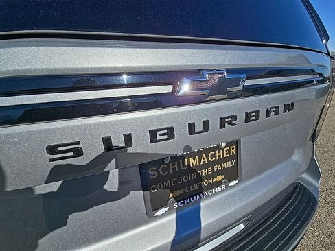 Used 2023 Chevrolet Suburban Z71 w/ Luxury Package image 39