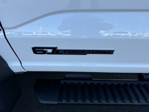 New 2026 Ford F550 4x4 Crew Cab image 7