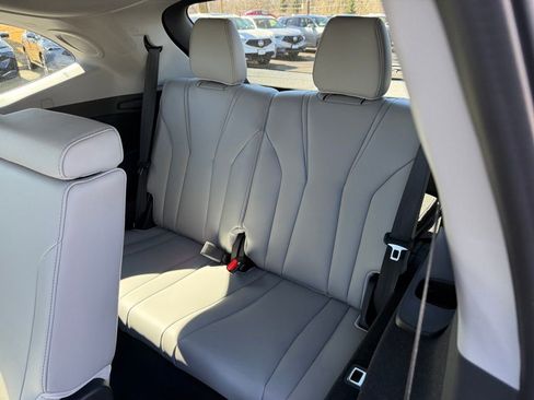 Certified 2026 Acura MDX w/ Technology Package image 17