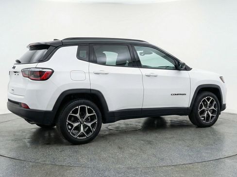 Used 2025 Jeep Compass Limited AWD/4WD image 9