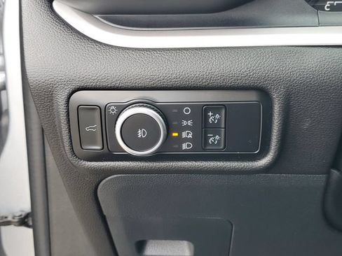 Used 2024 Ford Explorer XLT w/ Equipment Group 202A AWD/4WD image 16
