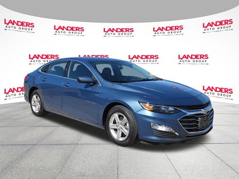 Used 2024 Chevrolet Malibu LT image 1