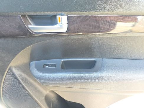 Used 2014 Kia Sorento LX FWD image 23