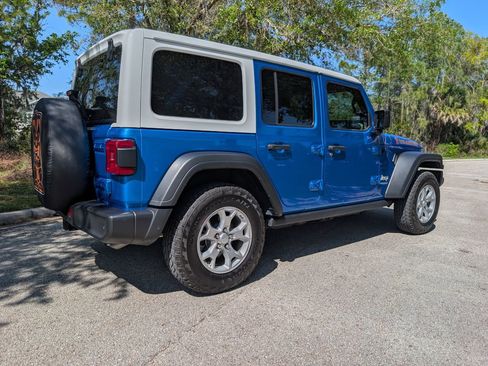 Used 2021 Jeep Wrangler Unlimited Islander image 9