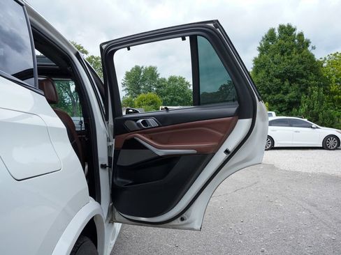 Used 2020 BMW X5 xDrive40i w/ M Sport Package AWD/4WD image 40