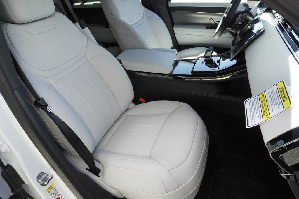 New 2026 Land Rover Range Rover Sport SE AWD/4WD image 24