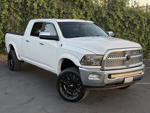 Used 2015 RAM 2500 Laramie w/ Convenience Group AWD/4WD image 2