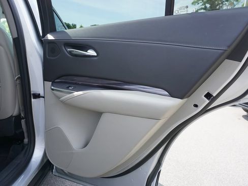 Used 2022 Cadillac XT4 Luxury w/ Cold Weather Package FWD image 47