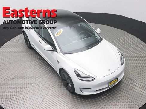 Used 2022 Tesla Model 3 Long Range AWD/4WD image 3