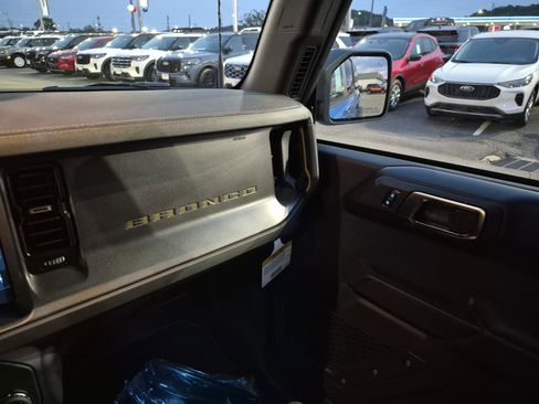 New 2025 Ford Bronco Badlands image 21